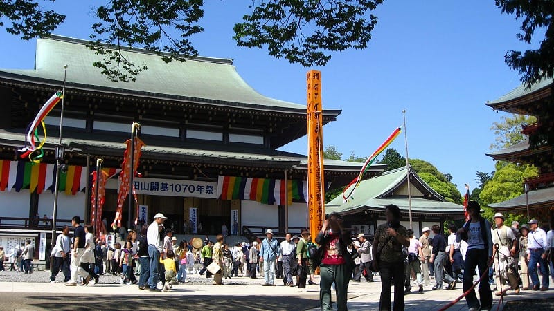 成田山新勝寺と表参道、定番の門前町さんぽ日帰りプラン