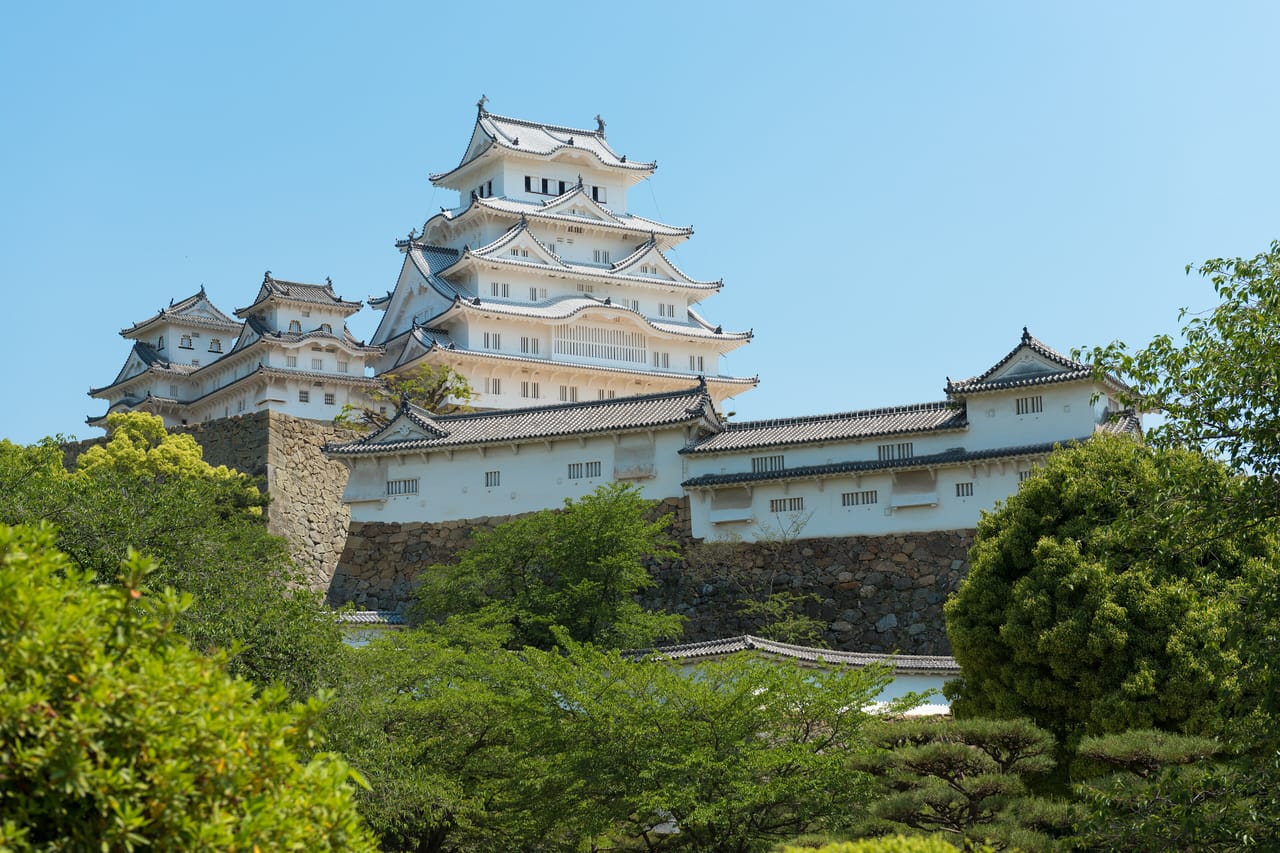 姫路城のライトアップと市立美術館、大人の姫路1泊2日