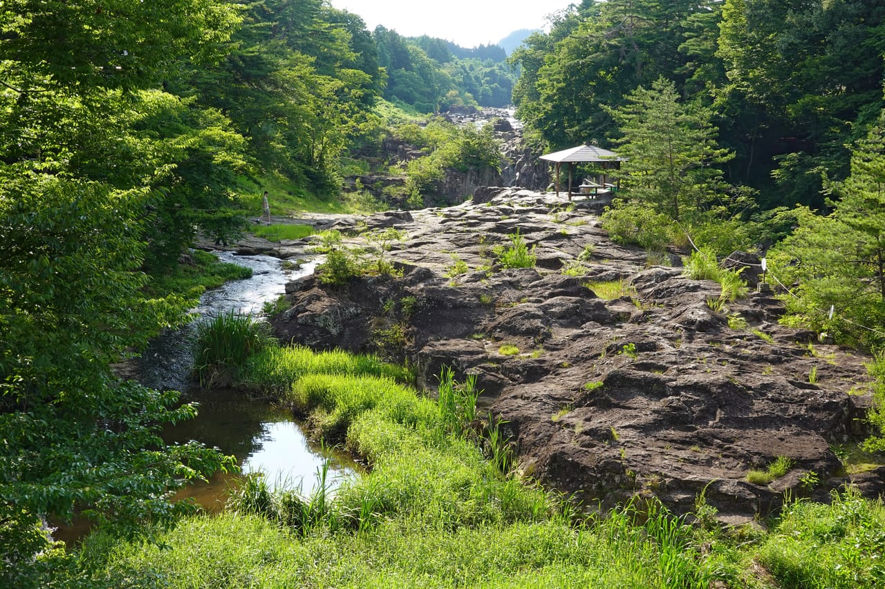 厳美渓と猊鼻渓、平泉近くの渓谷美を巡る舟下り1泊2日