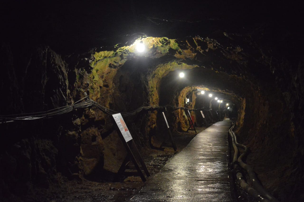 世界遺産・佐渡金山、江戸時代の採掘坑道を巡る定番日帰りプラン