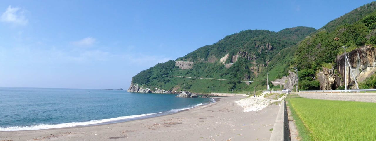 尖閣湾と大野亀、佐渡島の海岸線をめぐる絶景ドライブ1泊2日