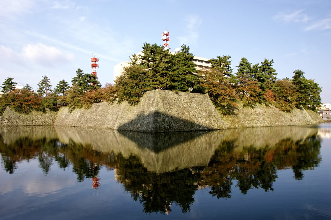 福井城址と養浩館庭園、定番の福井市内さんぽ日帰りプラン