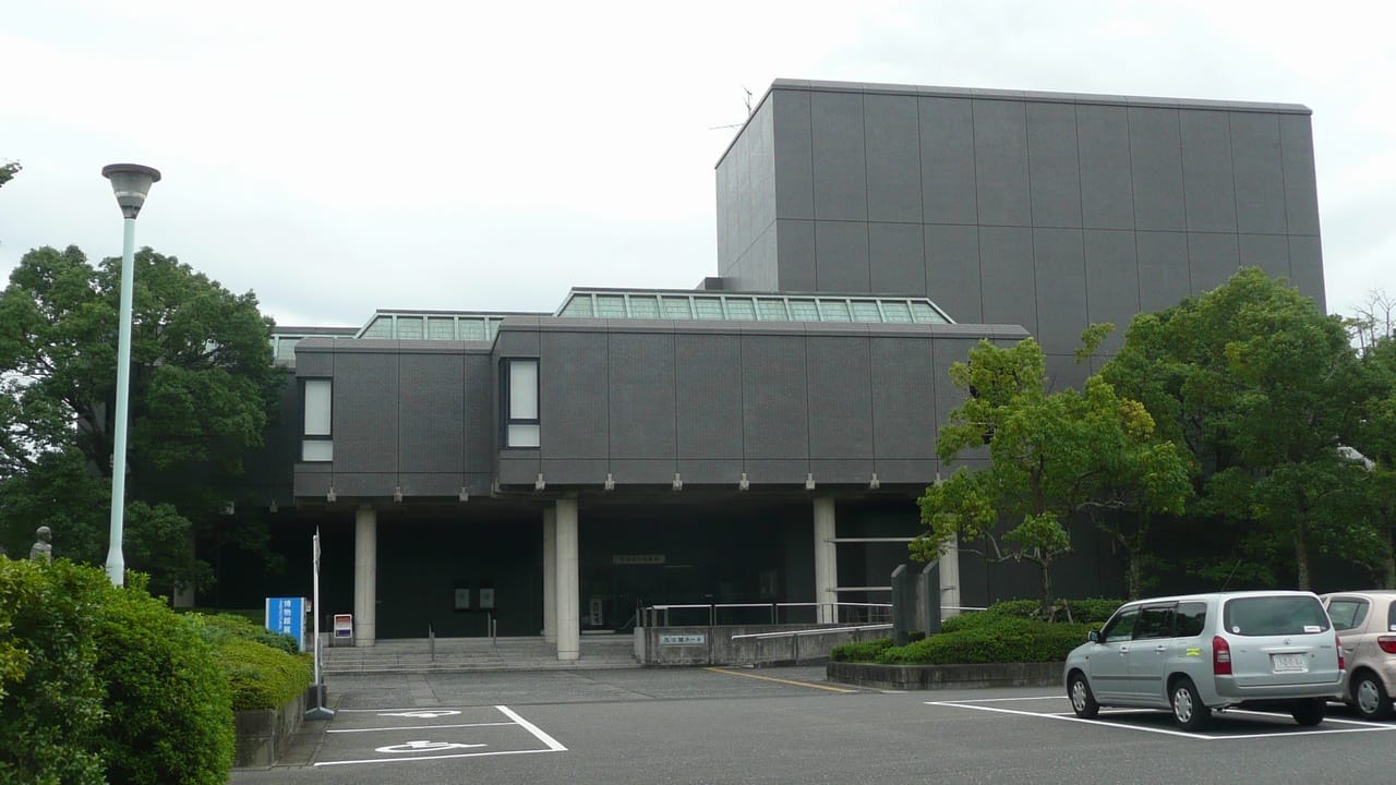 佐賀県立博物館と旧古賀銀行、アートと明治レトロ建築を巡る1泊2日