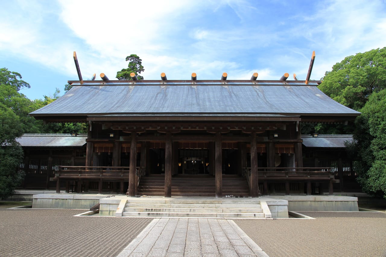 宮崎神宮とフローランテ宮崎、緑と花に包まれる1泊2日