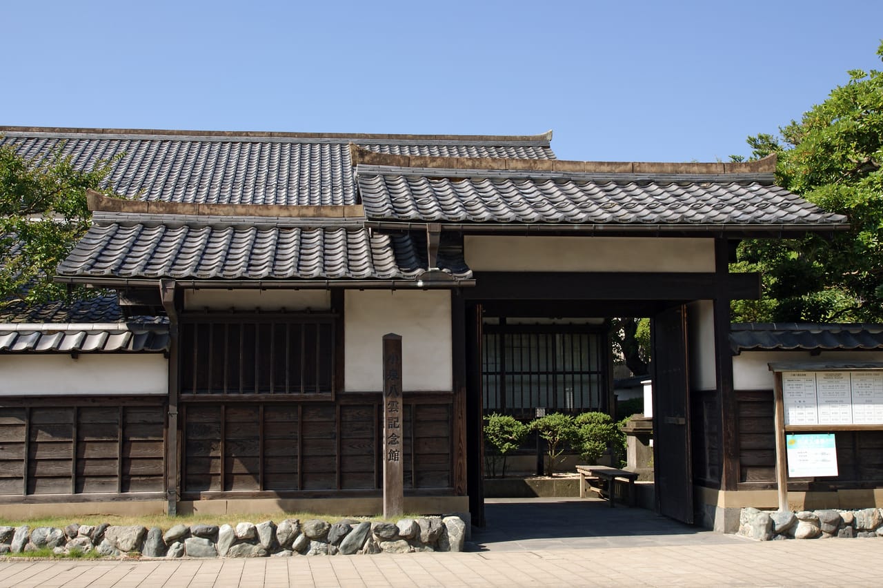 小泉八雲記念館と塩見縄手、文学と武家屋敷を歩く1泊2日