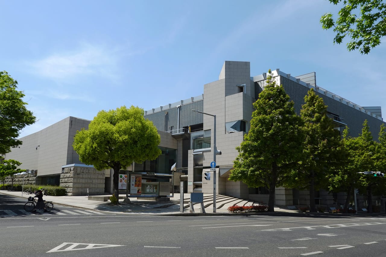 表町商店街と岡山県立美術館、岡山の街なかアートさんぽ