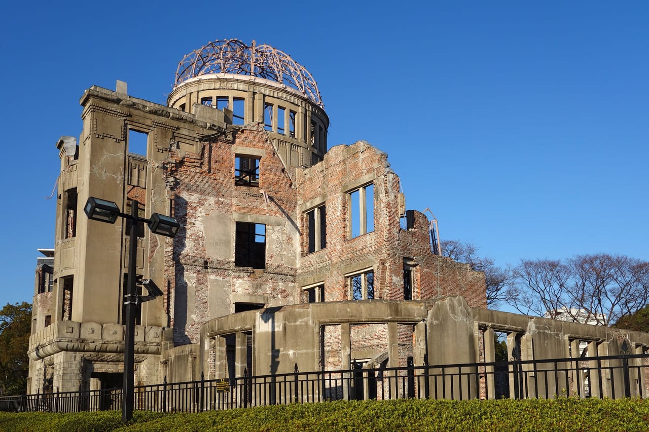 原爆ドームと平和記念公園、定番の平和学習日帰りプラン