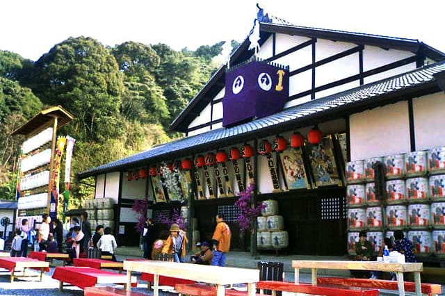 旧金毘羅大芝居「金丸座」と琴平の門前町、歴史ある芝居小屋1泊2日
