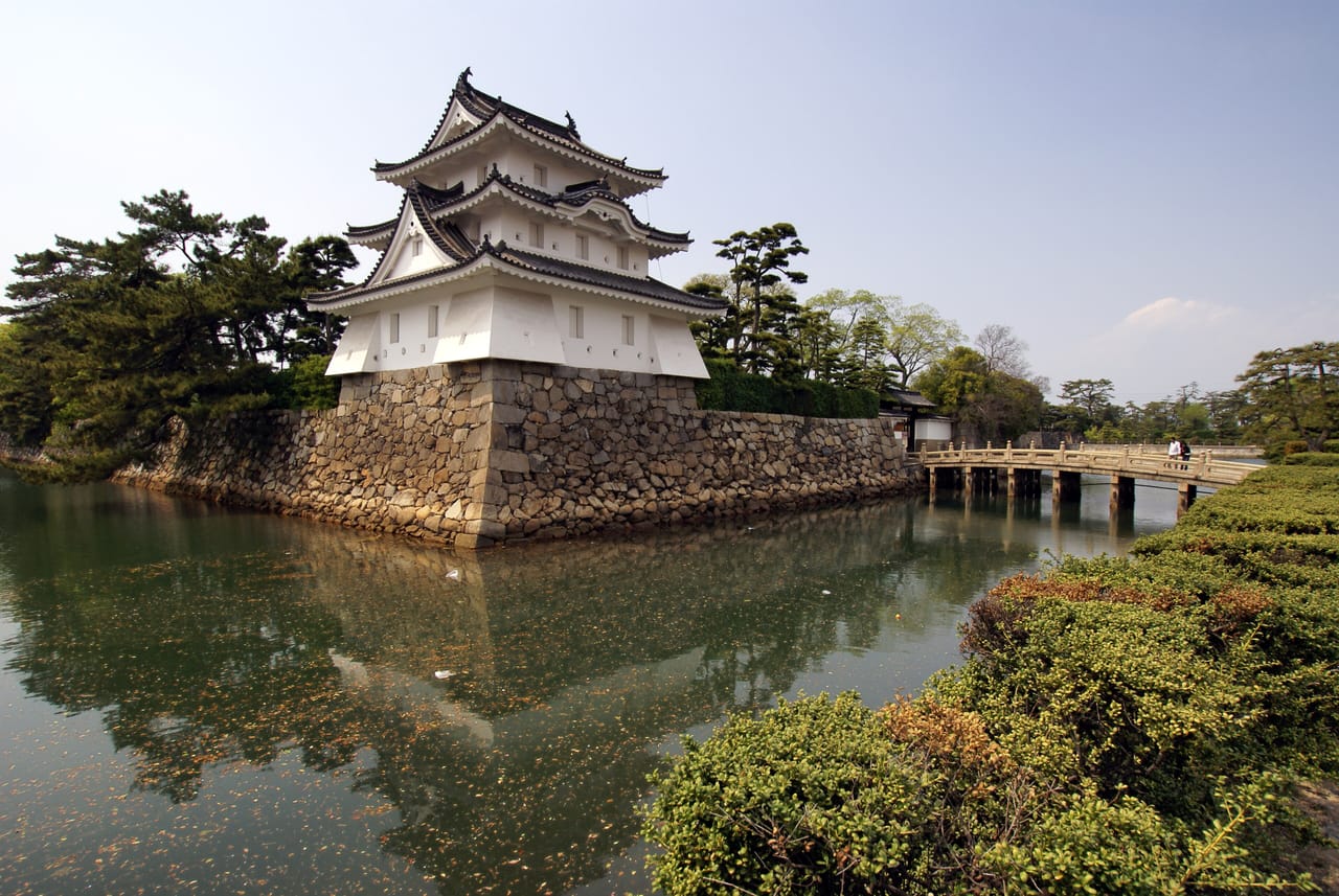 高松城跡（玉藻公園）と讃岐うどん、海城と名物グルメのプラン