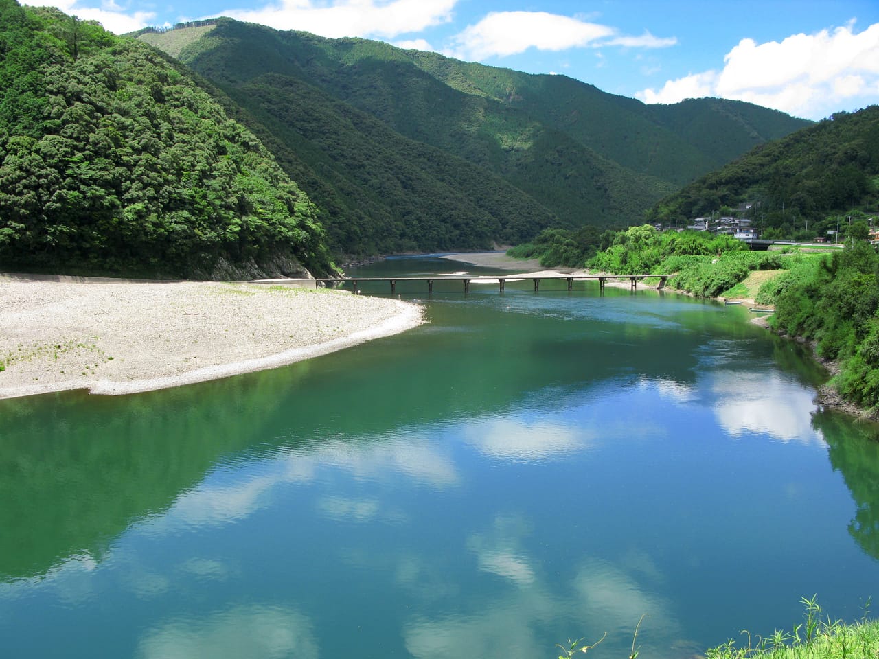 四万十川源流の森と一斗俵沈下橋、清流の源をたどる1泊2日