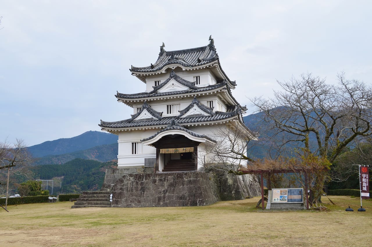 宇和島城、現存12天守の一つを望む定番日帰りプラン